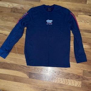 Long sleeve tee shirt